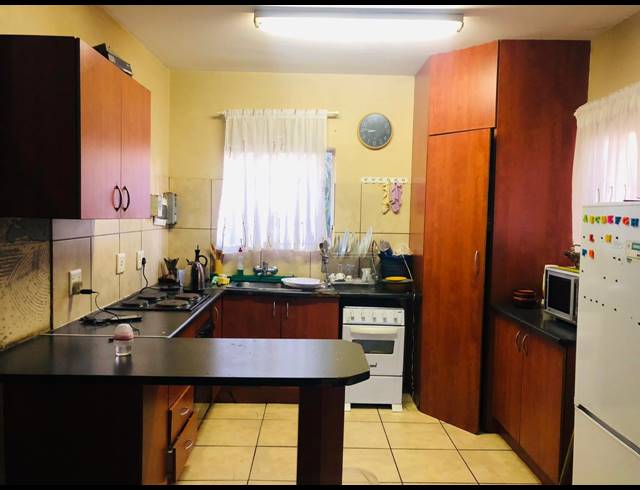 2 BEDROOM APARTMENT FOR SALE IN RUSTENBURG CENTRAL